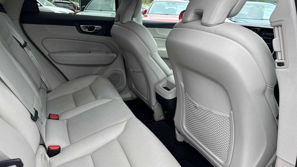 Volvo XC60 T4 Edition Blond Leather, Rear Camera, Red #6