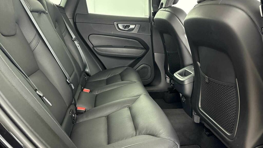 Volvo XC60 Core, B5 Awd Mild Hybrid, Climate Pack, Ti Black #6