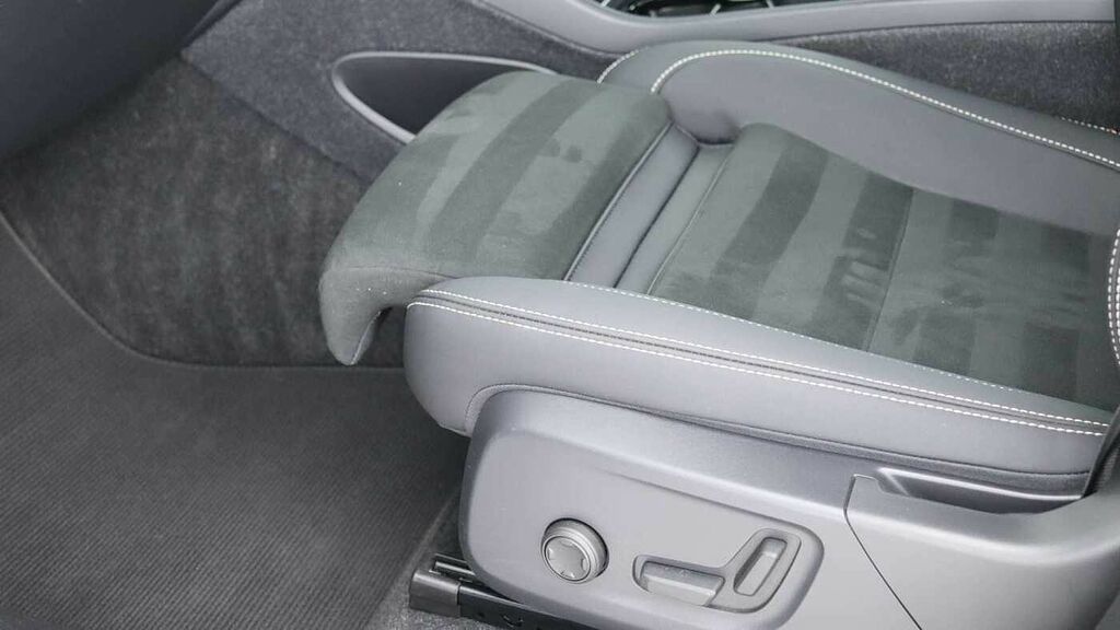 Volvo XC40 Recharge Pro, Single Motor Grey #26