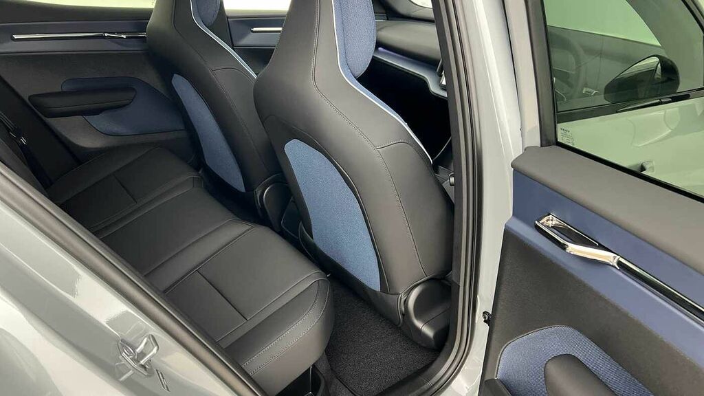 Volvo EX30 200Kw Sm Extended Range Ultra 69Kwh White #17