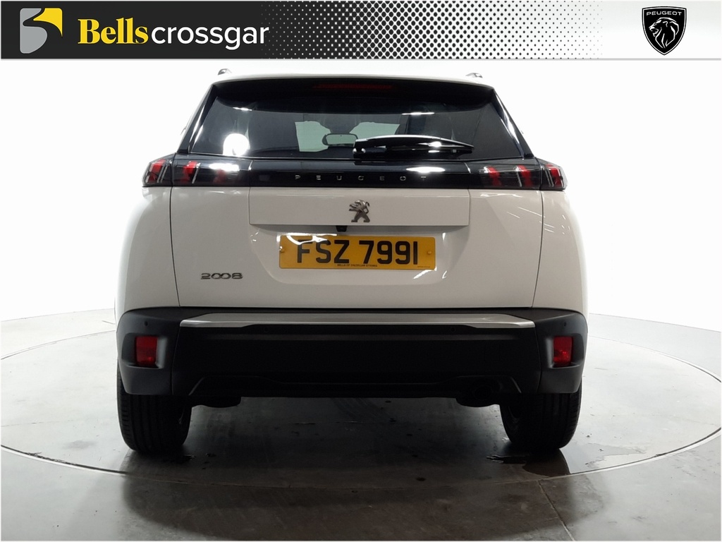 Peugeot 2008 1.2 Puretech Allure Premium White #6