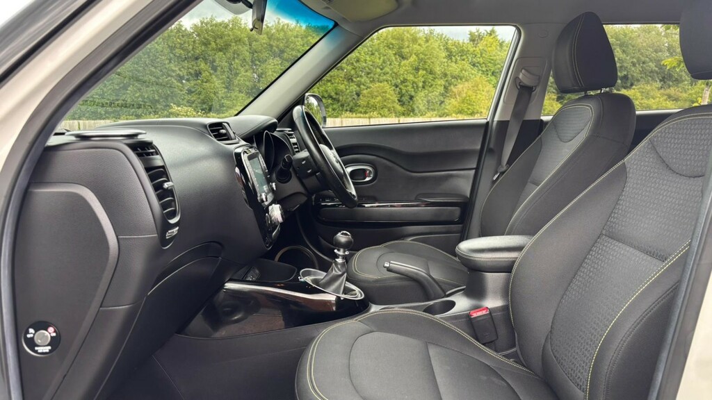 Kia Soul Hatchback Red #17