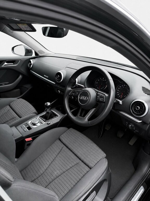 Audi A3 2L Sport Black #4
