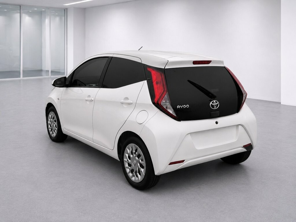 Toyota Aygo 1L X-play SK69FLE White #4