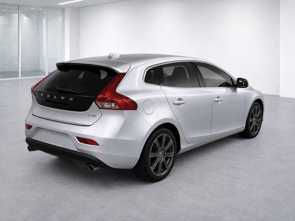 Volvo V40 2L Inscription WJ18YEU Silver #3