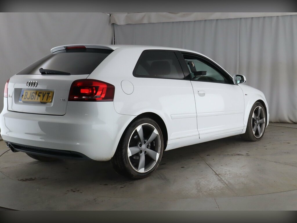 Audi A3 2.0 Tdi Black Edition Hatchback BJ61FYT White #4