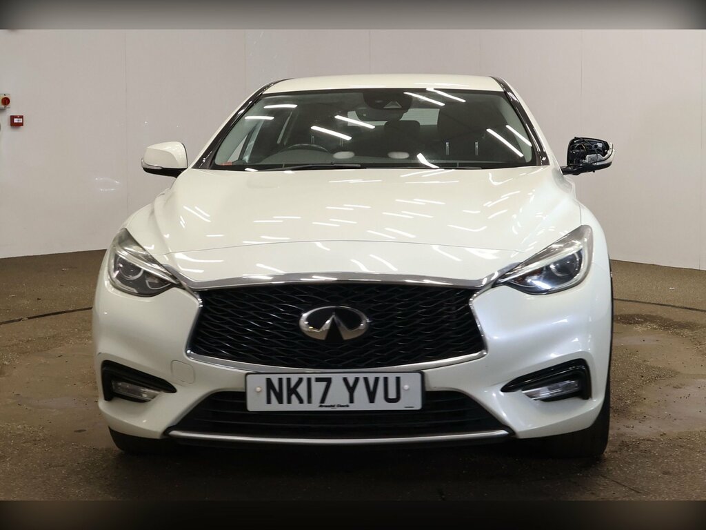 Infiniti Q30 Hatchback Black #6