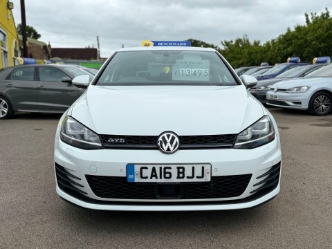 Volkswagen Golf 2.0 Tdi Bluemotion White #2