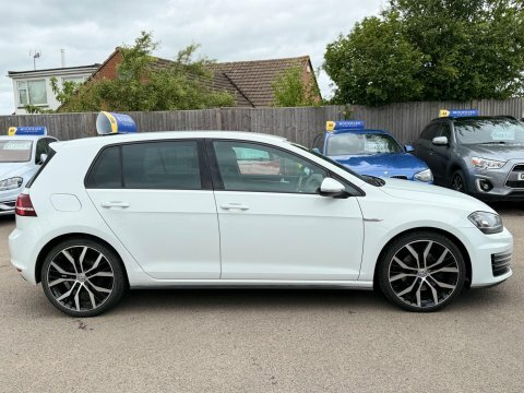 Volkswagen Golf 2.0 Tdi Bluemotion White #6