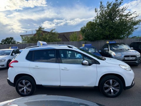 Peugeot 2008 1.6 Bluehdi Allure MF16YSM White #4