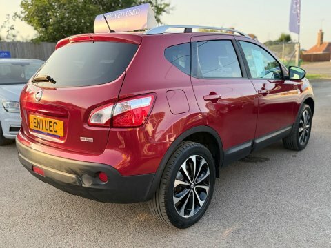 Nissan Qashqai 1.6 N-tec 2Wd Red #5