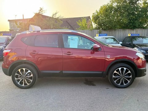 Nissan Qashqai 1.6 N-tec 2Wd Red #4