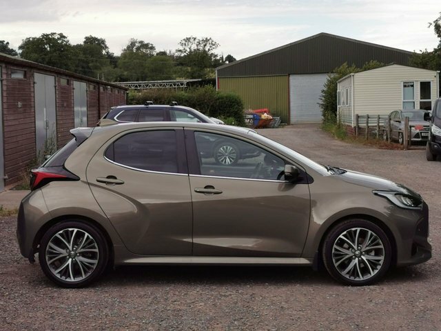 Toyota Yaris Vvt-h Excel Hatchback BP72EPA Brown #3