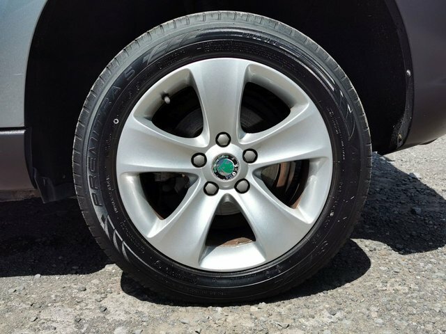 Skoda Yeti 2013 13 2.0 White #40