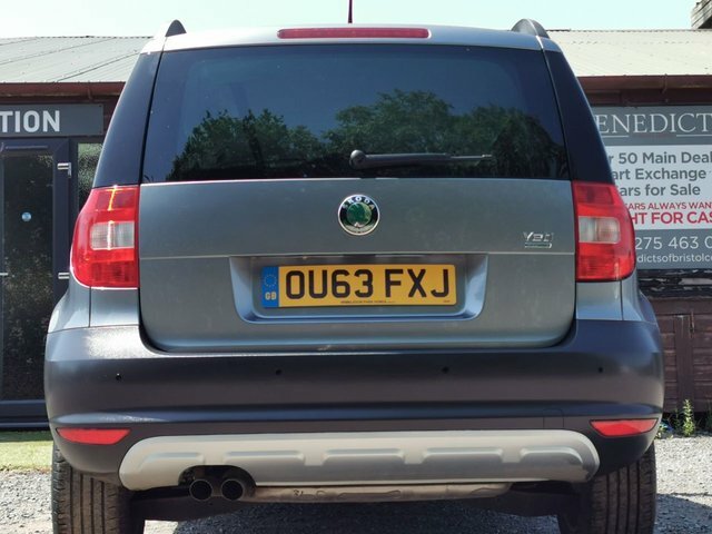 Skoda Yeti 2013 13 2.0 White #30