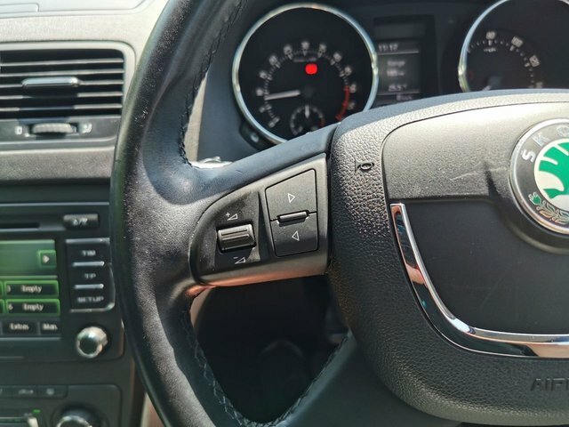 Skoda Yeti 2013 13 2.0 White #49