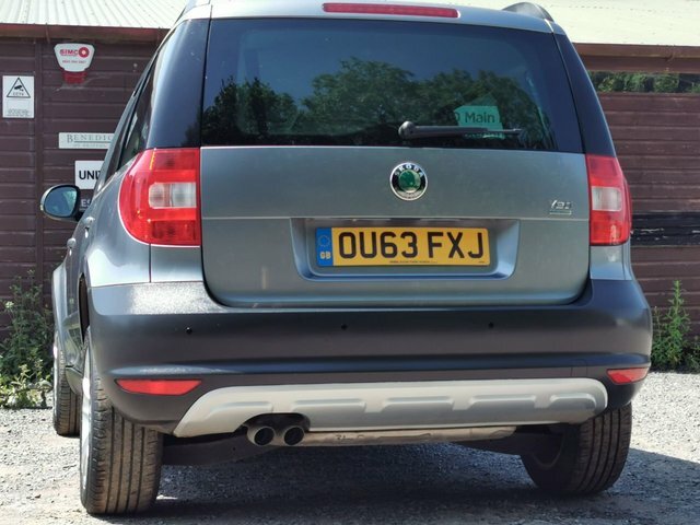 Skoda Yeti 2013 13 2.0 White #25