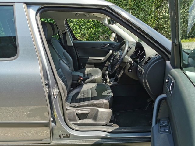 Skoda Yeti 2013 13 2.0 White #10