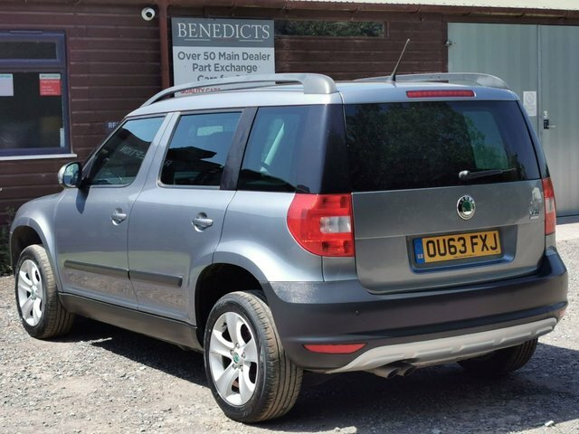 Skoda Yeti 2013 13 2.0 White #23