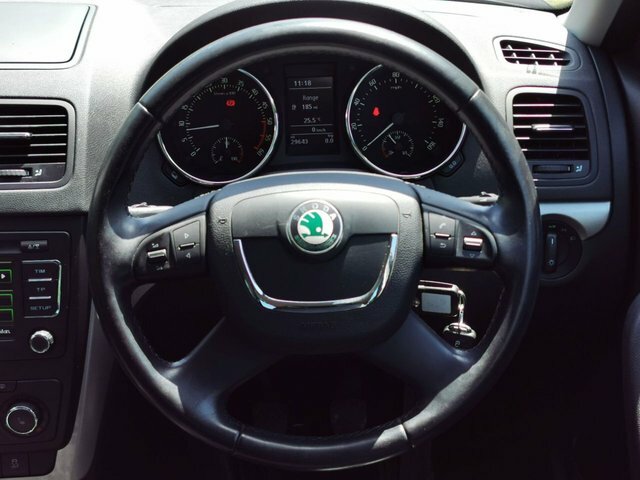 Skoda Yeti 2013 13 2.0 White #42