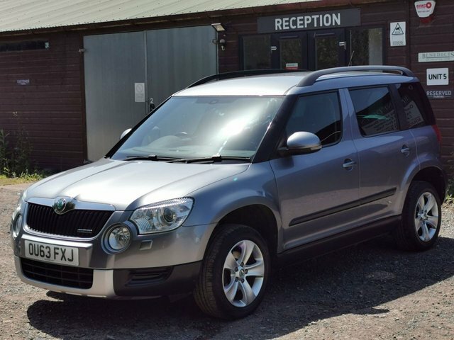 Skoda Yeti 2013 13 2.0 White #19