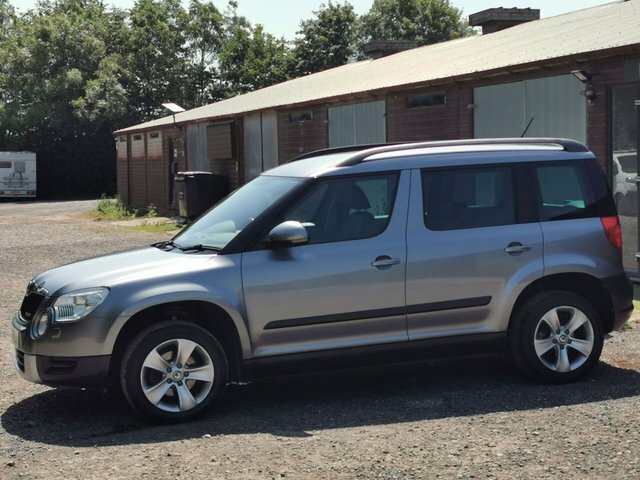 Skoda Yeti 2013 13 2.0 White #20