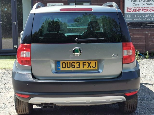 Skoda Yeti 2013 13 2.0 White #29