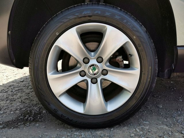 Skoda Yeti 2013 13 2.0 White #37