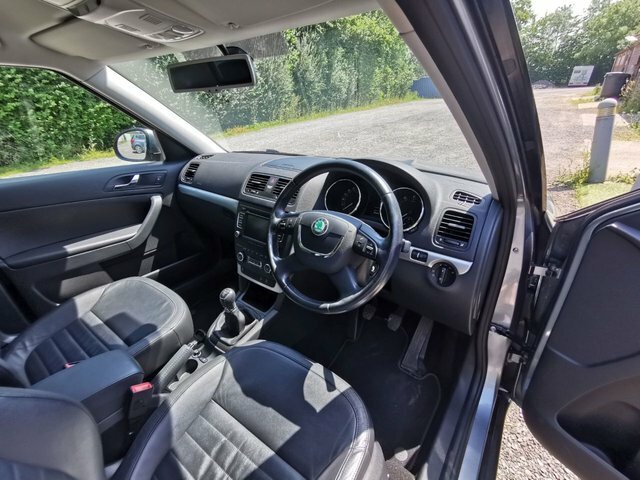 Skoda Yeti 2013 13 2.0 White #7