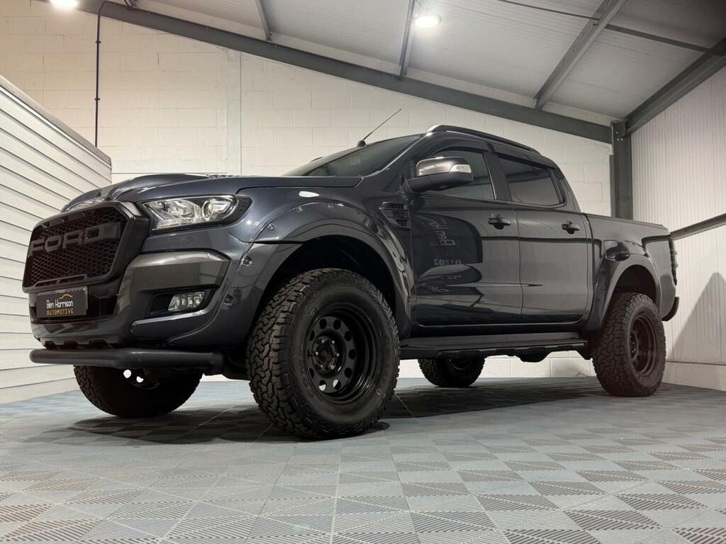 Ford Ranger Black #10