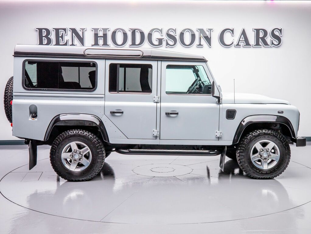 Land Rover Defender 2.2 Tdci Utility Wagon White
