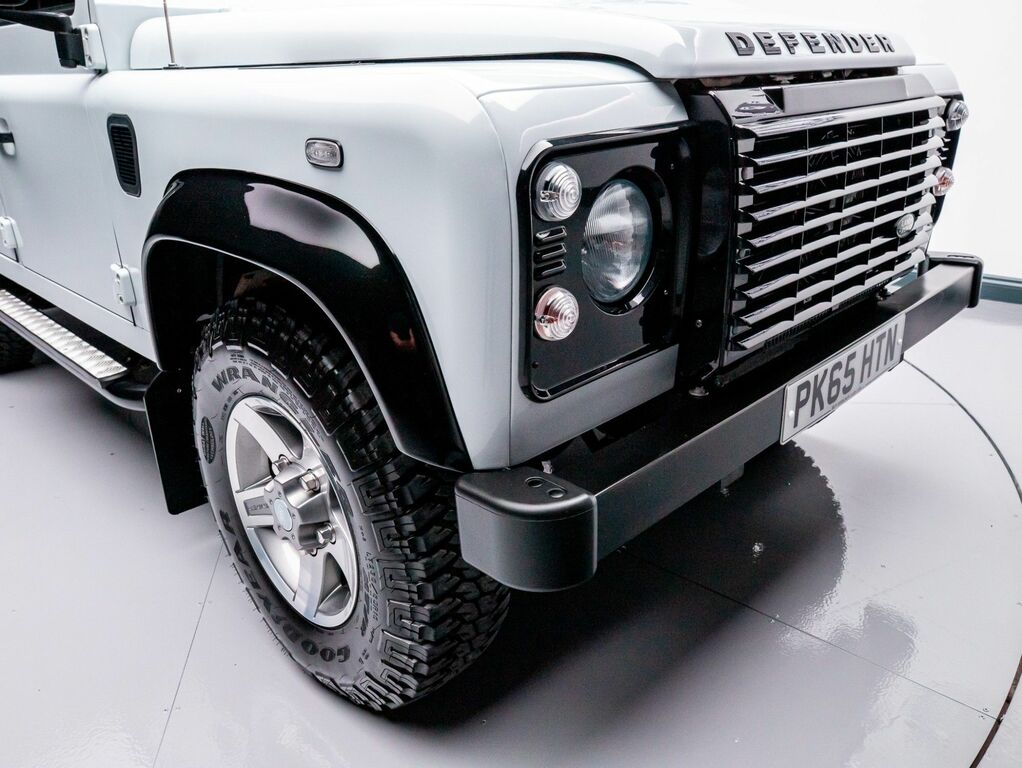 Land Rover Defender 2.2 Tdci Utility Wagon PK65HTN White #2