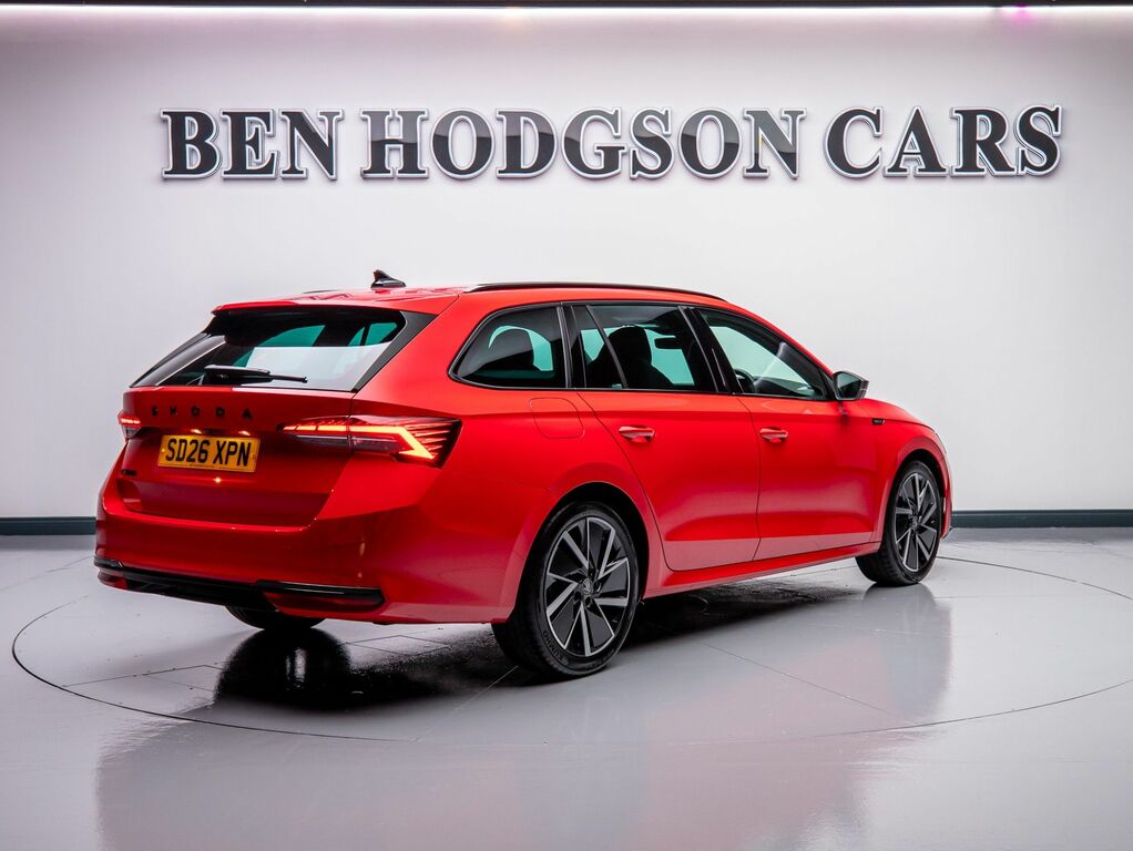 Skoda Octavia 2.0 Tdi Sportline Estate P444SEN Red #4