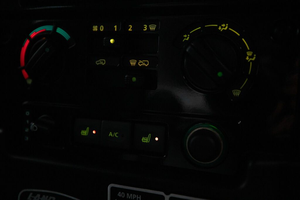Land Rover Defender Landmark Black #27