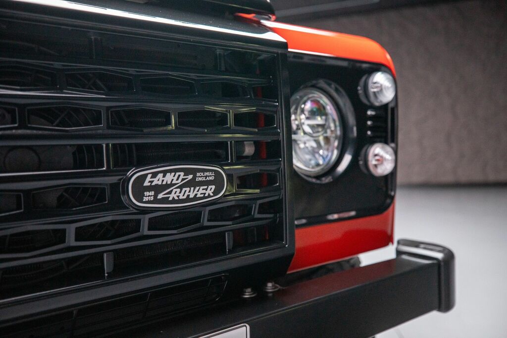 Land Rover Defender Landmark Black #15
