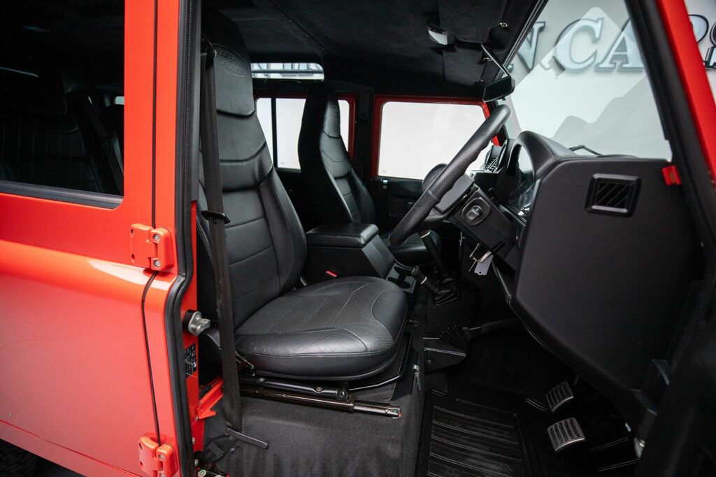Land Rover Defender Landmark Black #18