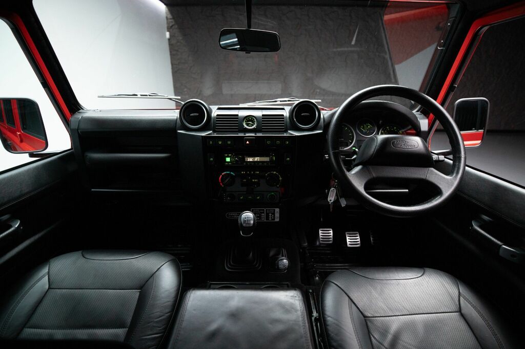 Land Rover Defender Landmark Black #21