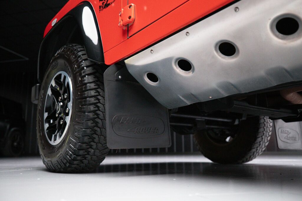 Land Rover Defender Landmark Black #9