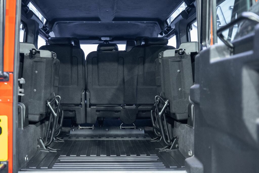 Land Rover Defender Landmark Black #11