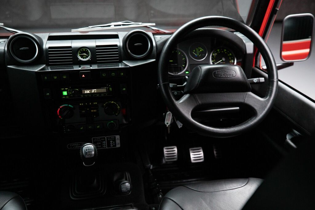 Land Rover Defender Landmark Black #23