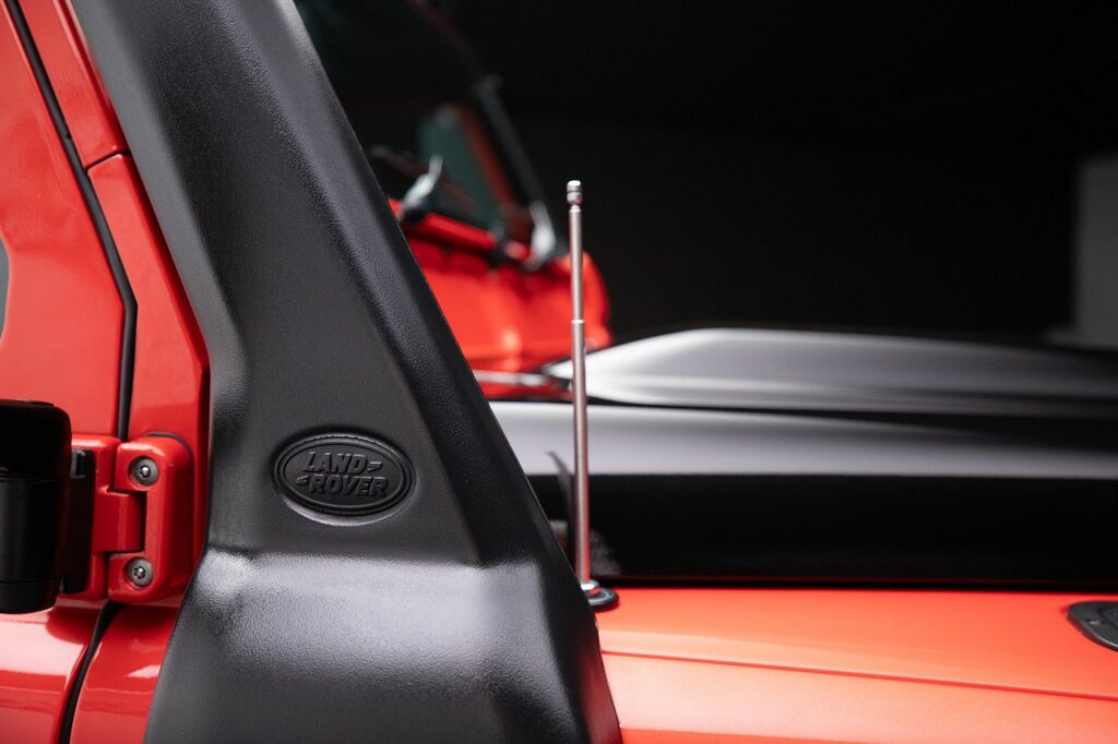 Land Rover Defender Landmark Black #13