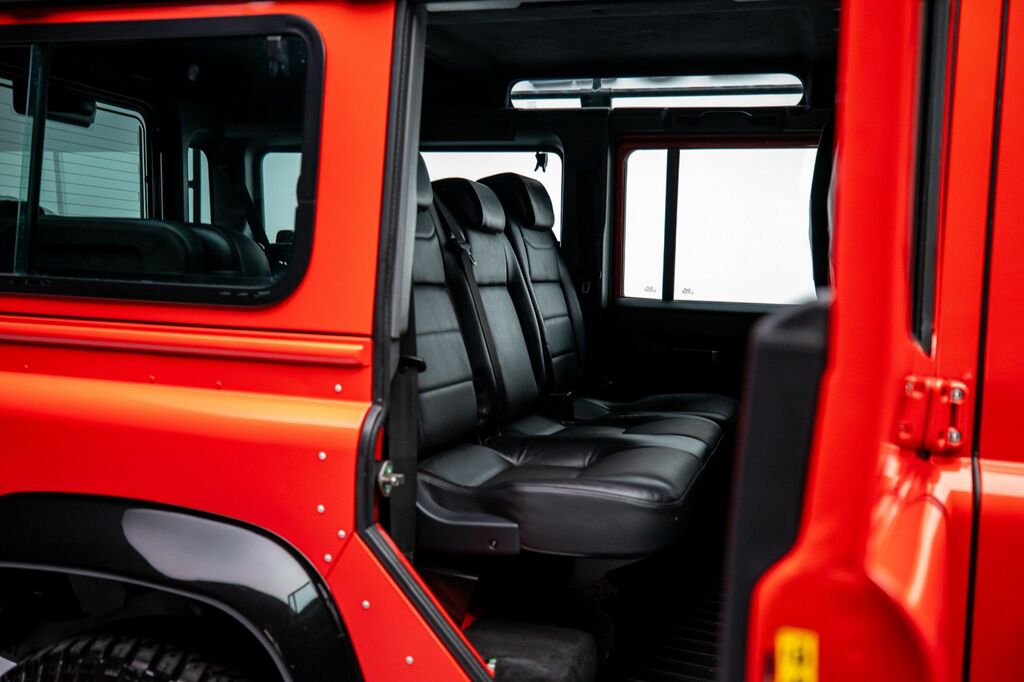 Land Rover Defender Landmark Black #24