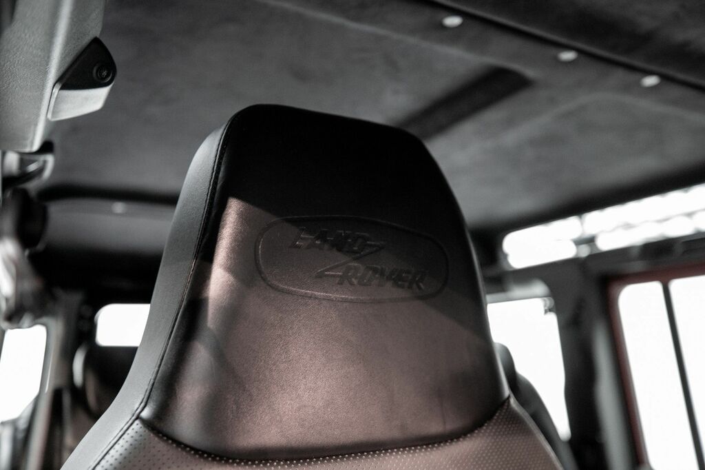 Land Rover Defender Landmark Black #19