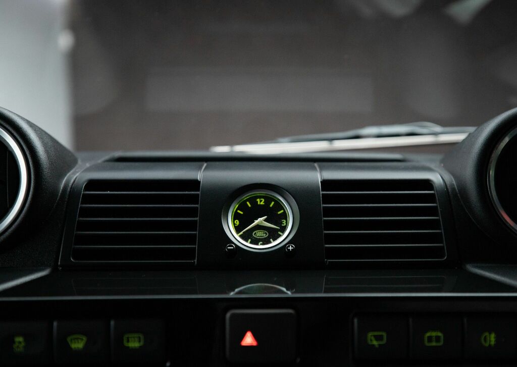 Land Rover Defender Landmark Black #26