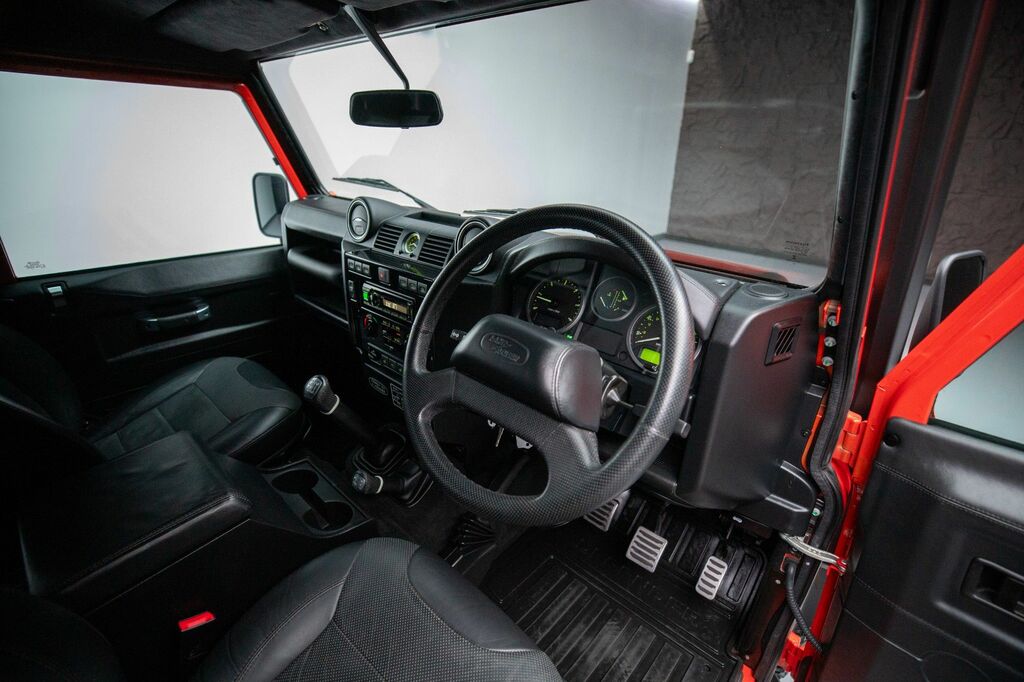 Land Rover Defender Landmark Black #20