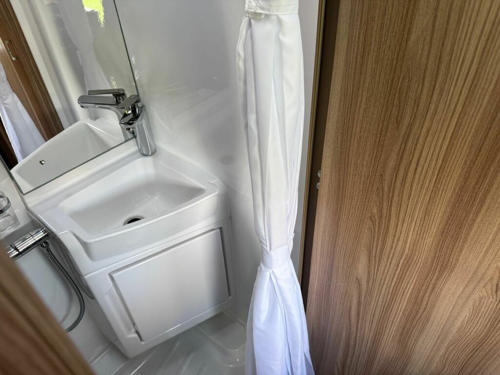 Fiat Ducato Dropside With Taillift. 8,995Vat White #25