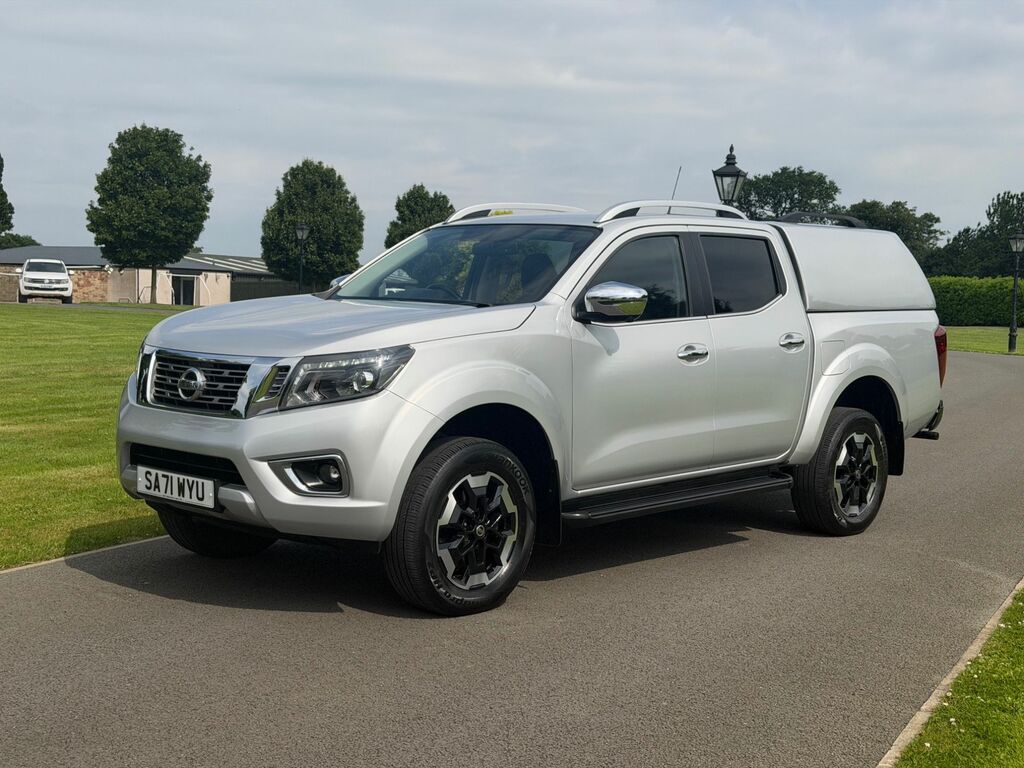 Nissan Navara 2.3 Dci Tekna Pickup Silver