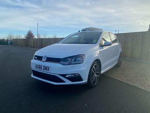 Volkswagen Polo 1.8 Tsi Bluemotion White #2