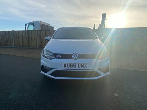 Volkswagen Polo 1.8 Tsi Bluemotion White #3