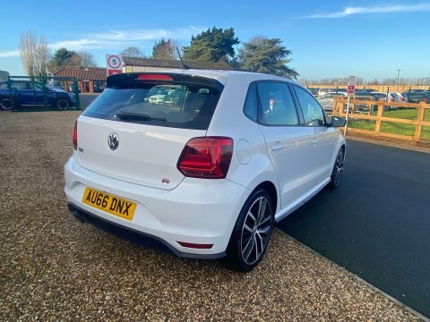 Volkswagen Polo 1.8 Tsi Bluemotion White #6